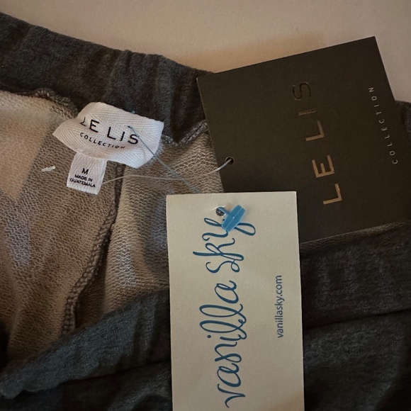 Leli"s Collection - Vanilla Sky Bolt Shorts - Size M - NEW With Tags. - Picture 9 of 11